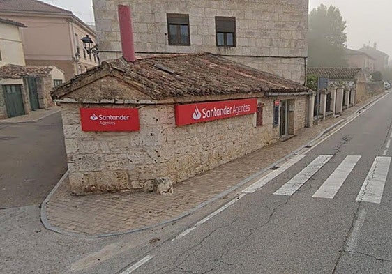 Imagen de archivo de la sucursal del Banco Santander en Cardeñadijo.