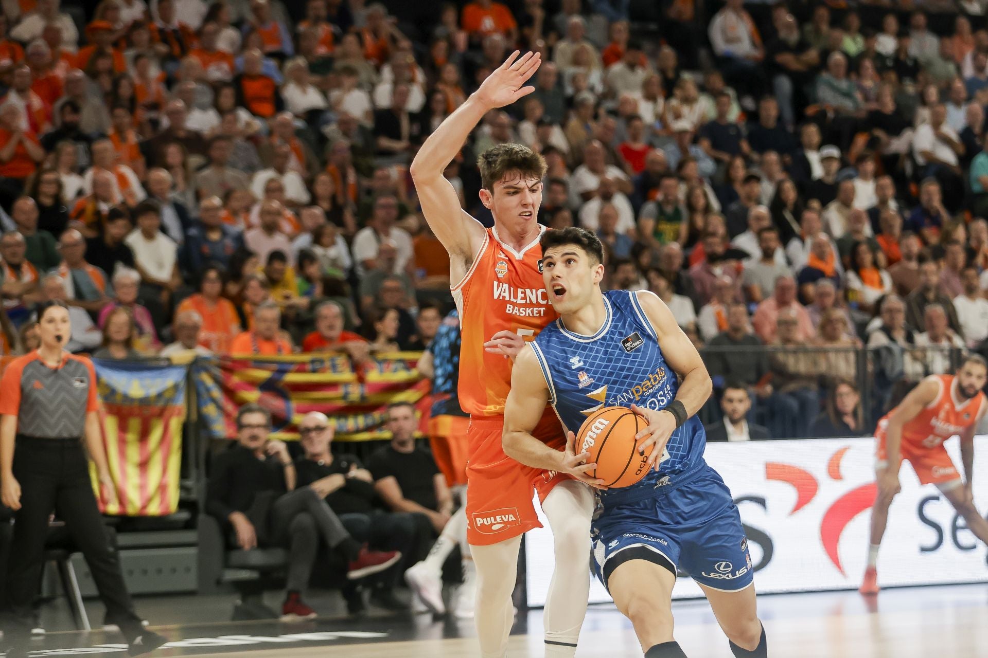 La derrota del San Pablo frente al Valencia Basket en imágenes