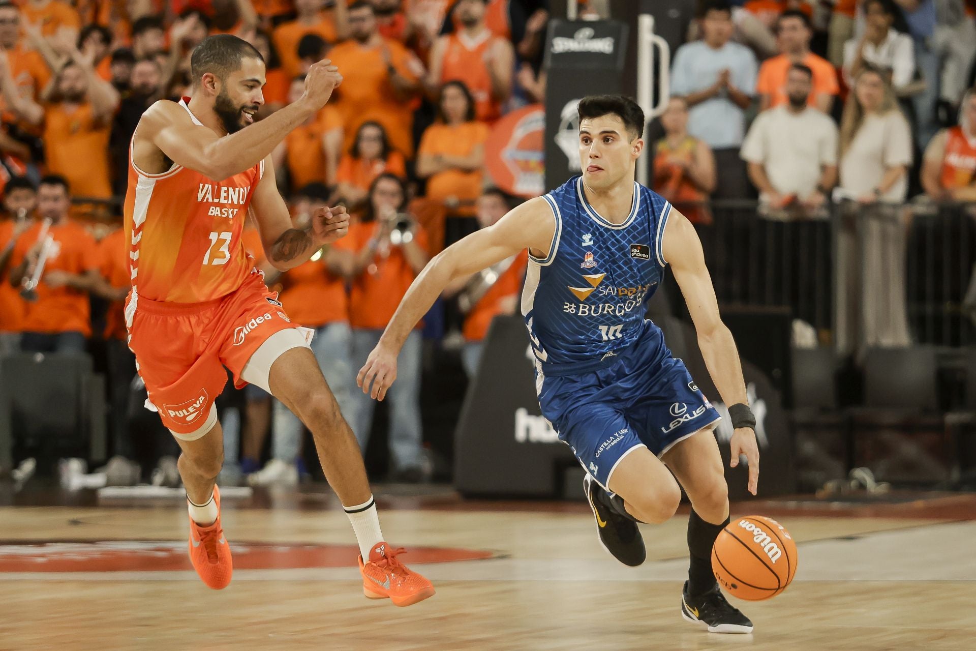 La derrota del San Pablo frente al Valencia Basket en imágenes
