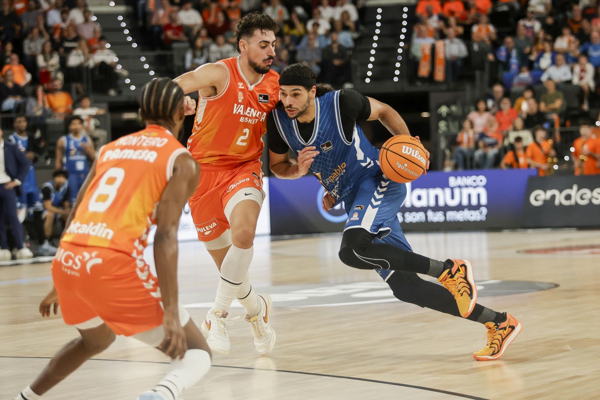 La derrota del San Pablo frente al Valencia Basket en imágenes
