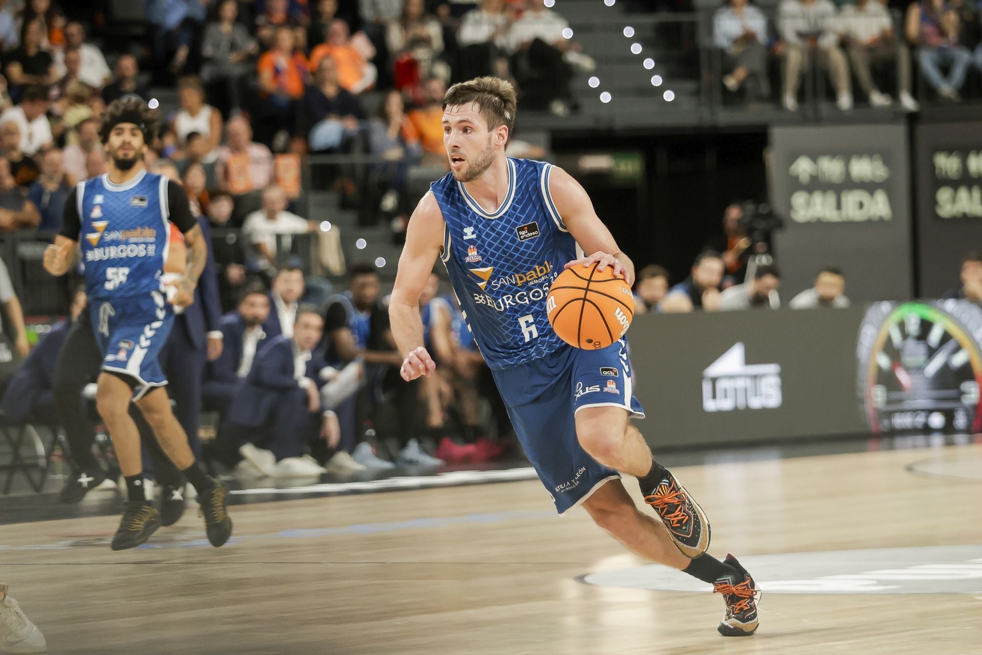 La derrota del San Pablo frente al Valencia Basket en imágenes