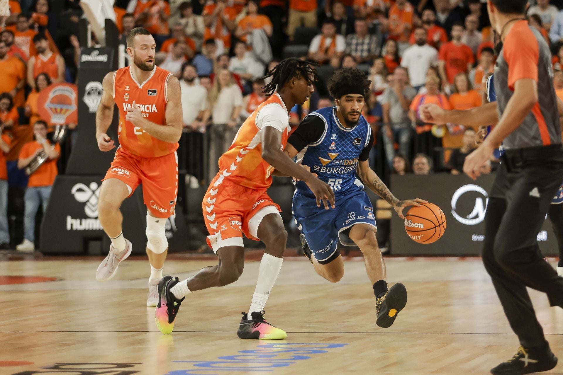 La derrota del San Pablo frente al Valencia Basket en imágenes