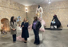 Presentación de la exposición 'Cuentos que Visten Ciencia'.