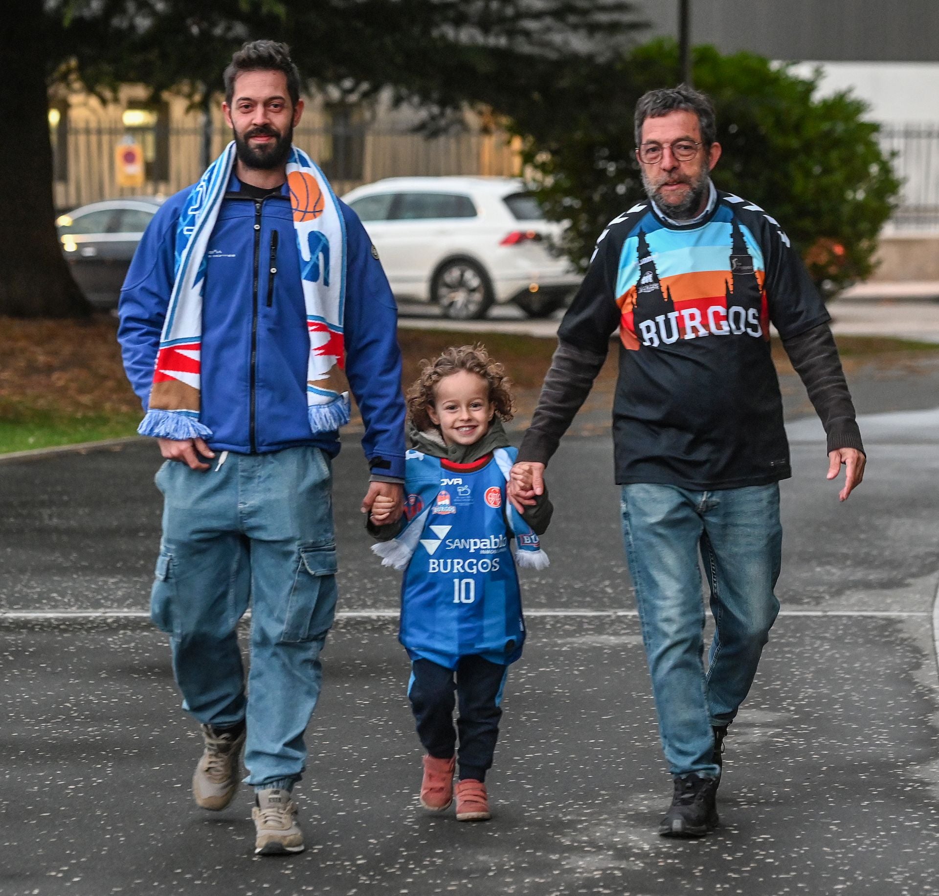 Imagen secundaria 1 - Ver la vida de color azul: una pasión que atraviesa generaciones