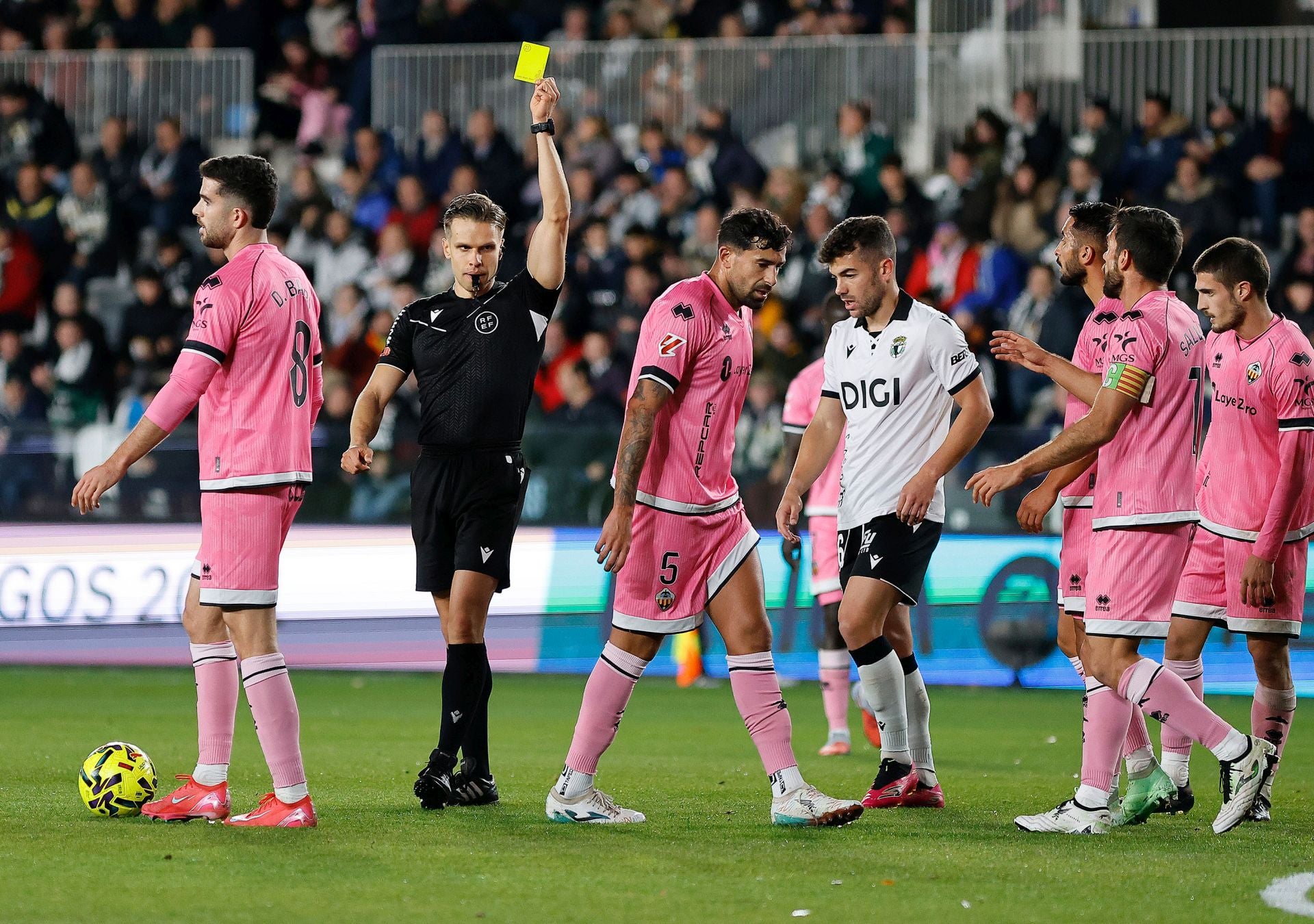 El partido entre el Burgos CF y el Castellón, en imágenes