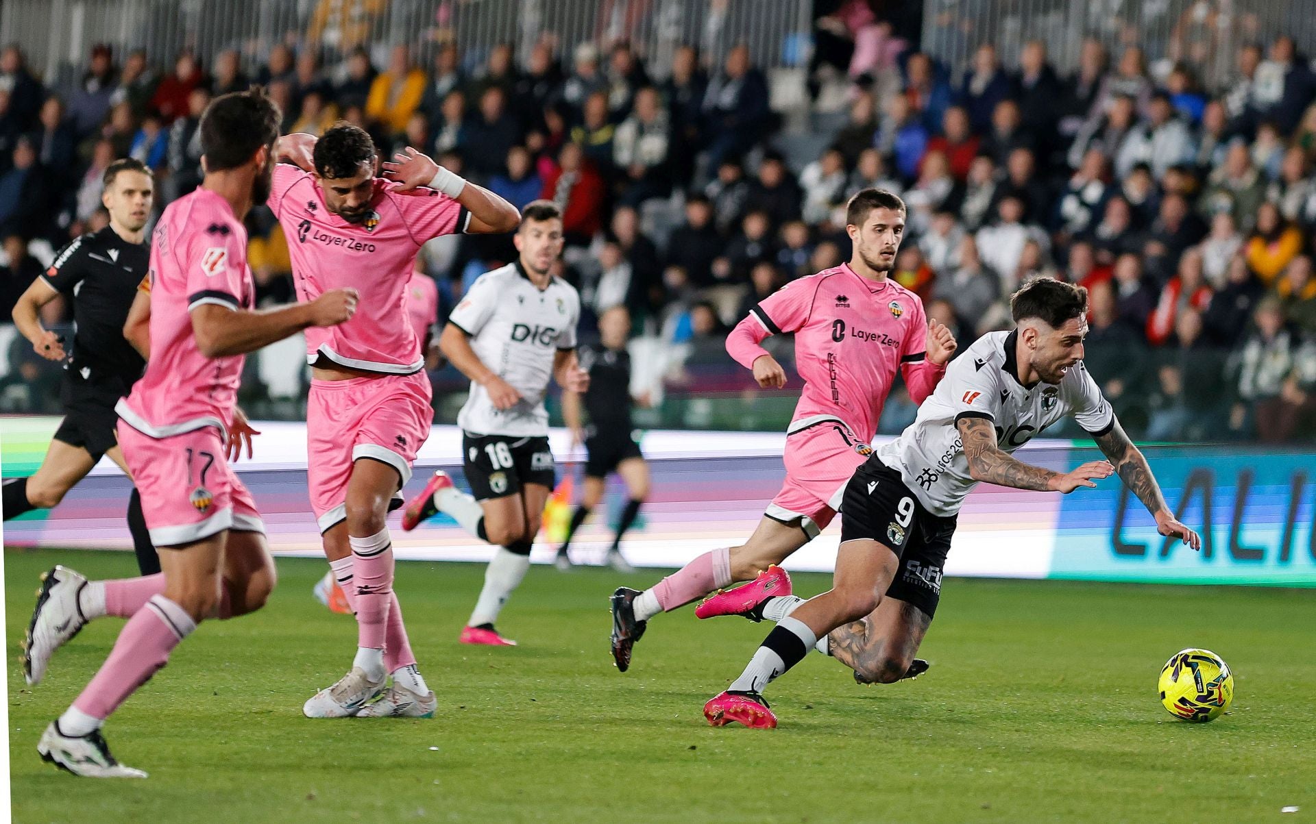 El partido entre el Burgos CF y el Castellón, en imágenes