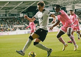 Burgos CF frente al Castellón en El Plantío.