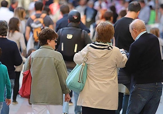 La población de la tercera edad supone más de un tercio de la población total.