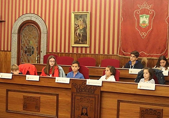 Uno Pleno infantil en la etapa de Daniel de la Rosa como alcalde.