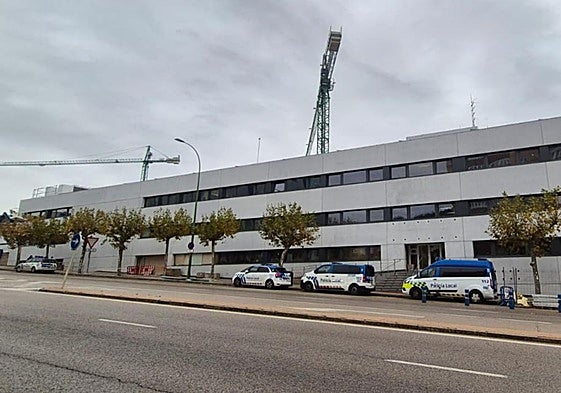 Edificio de Policía y Bomberos de Burgos en obras.