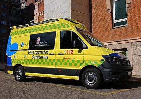 Imagen de archivo de una ambulancia en Burgos