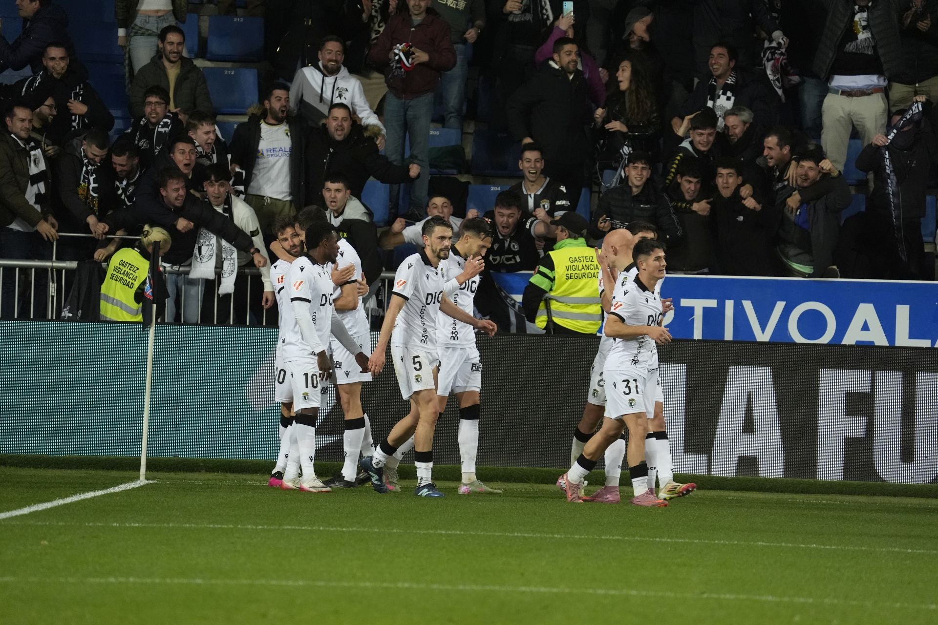 Todas las imágenes del derbi burgalés entre el Mirandés y el Burgos