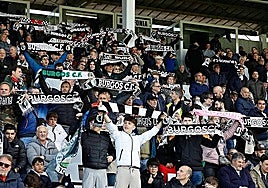 Afición de la Tribuna de El Plantío.