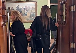 Momento en el que los cuatro concejales abandonaron la comisión.