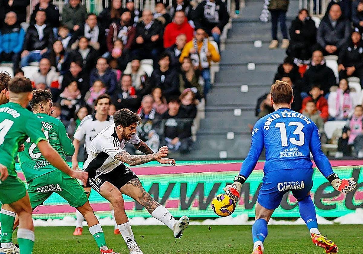 Imágen del anterior encuentro entre Burgos CF y Racing de Santander.