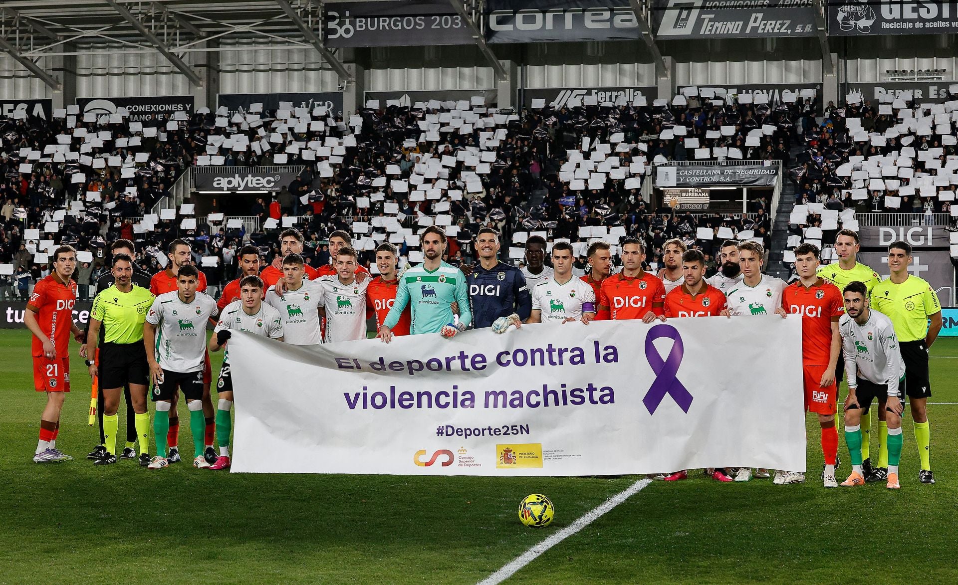 La derrota del Burgos CF frente al Racing, en imágenes