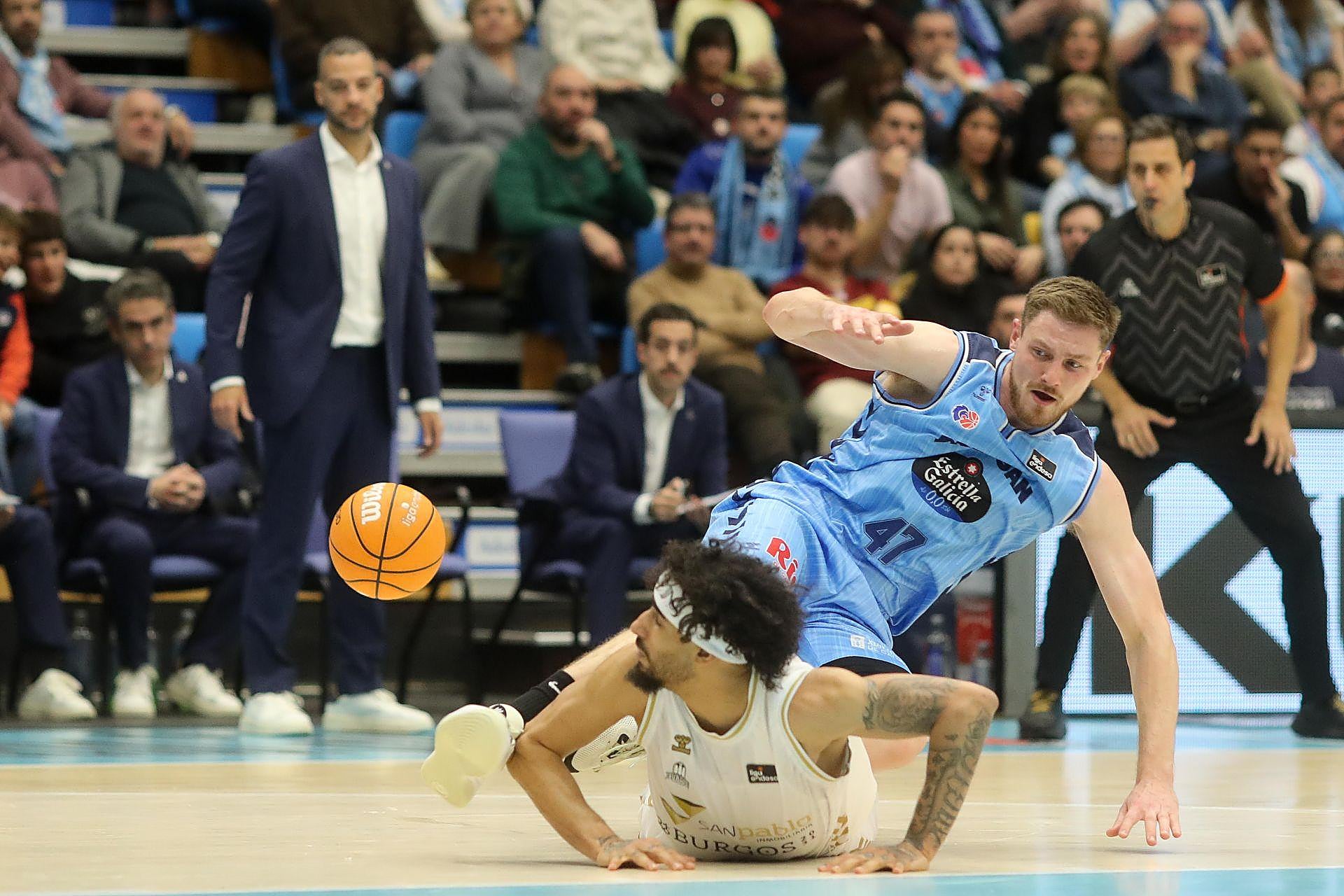 La derrota del San Pablo Burgos ante Río Breogán, en imágenes
