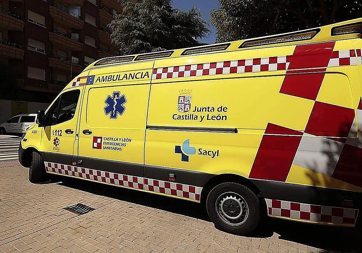 Imagen de archivo de una ambulancia del Sacyl.
