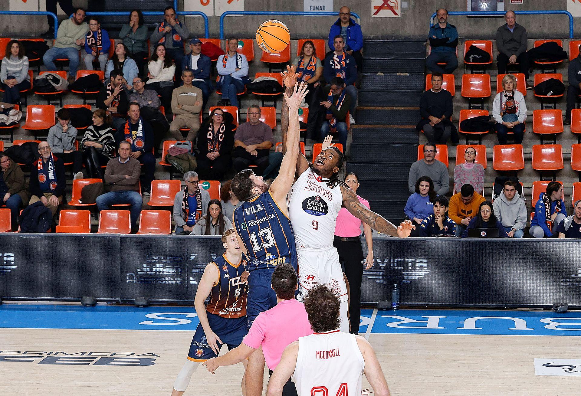 La derrota del Grupo Ureta Tizona frente al Ourense, en imágenes