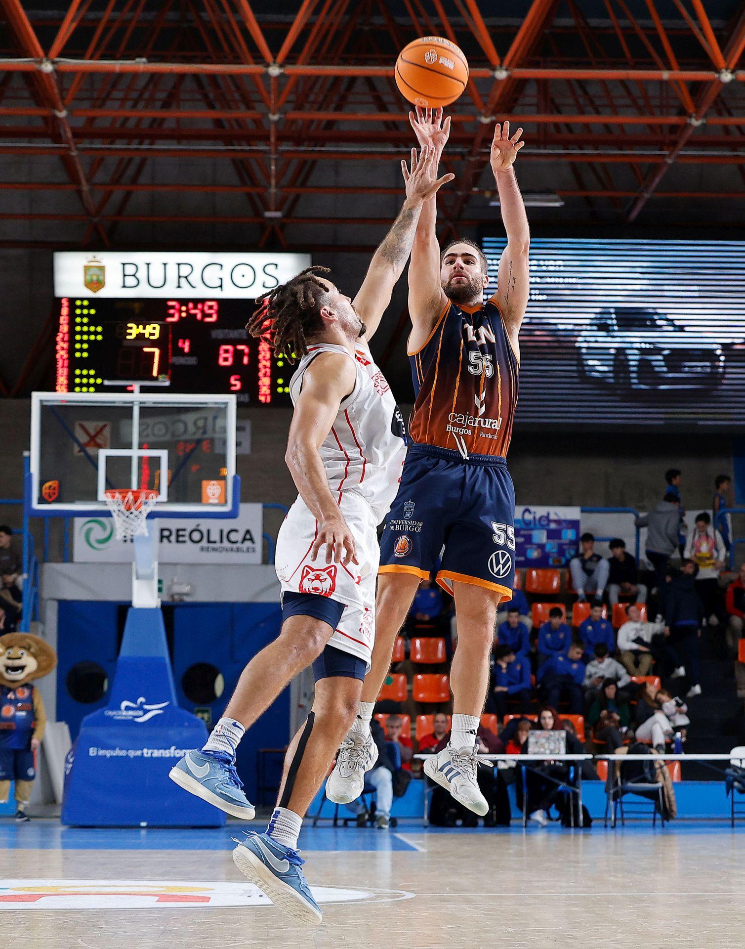 La derrota del Grupo Ureta Tizona frente al Ourense, en imágenes