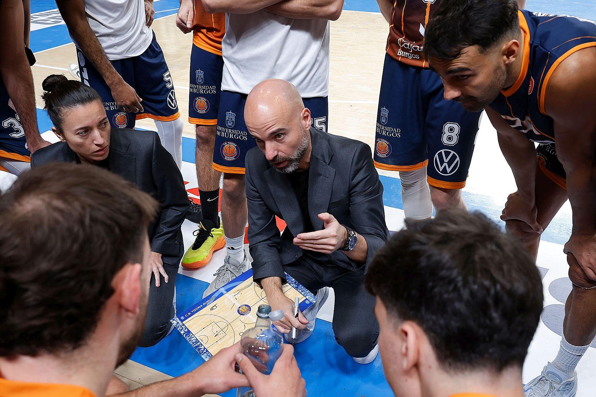 La derrota del Grupo Ureta Tizona frente al Ourense, en imágenes