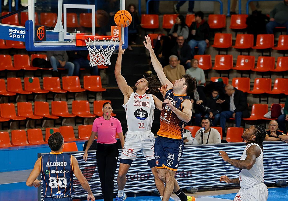 La derrota del Grupo Ureta Tizona frente al Ourense, en imágenes