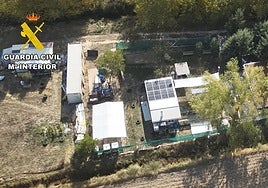 Vista aérea de las edificaciones en la parcela.