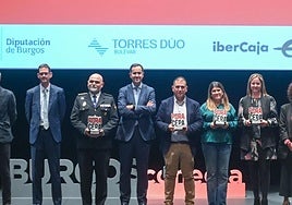 Foto de familia de los premiados y patrocinadores de la gala de Burgosconecta en 2024.