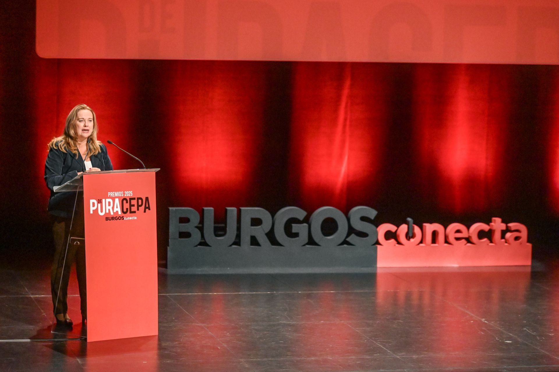 Cristina Ayala, alcaldesa de Burgos, cerró la gala con su discurso.