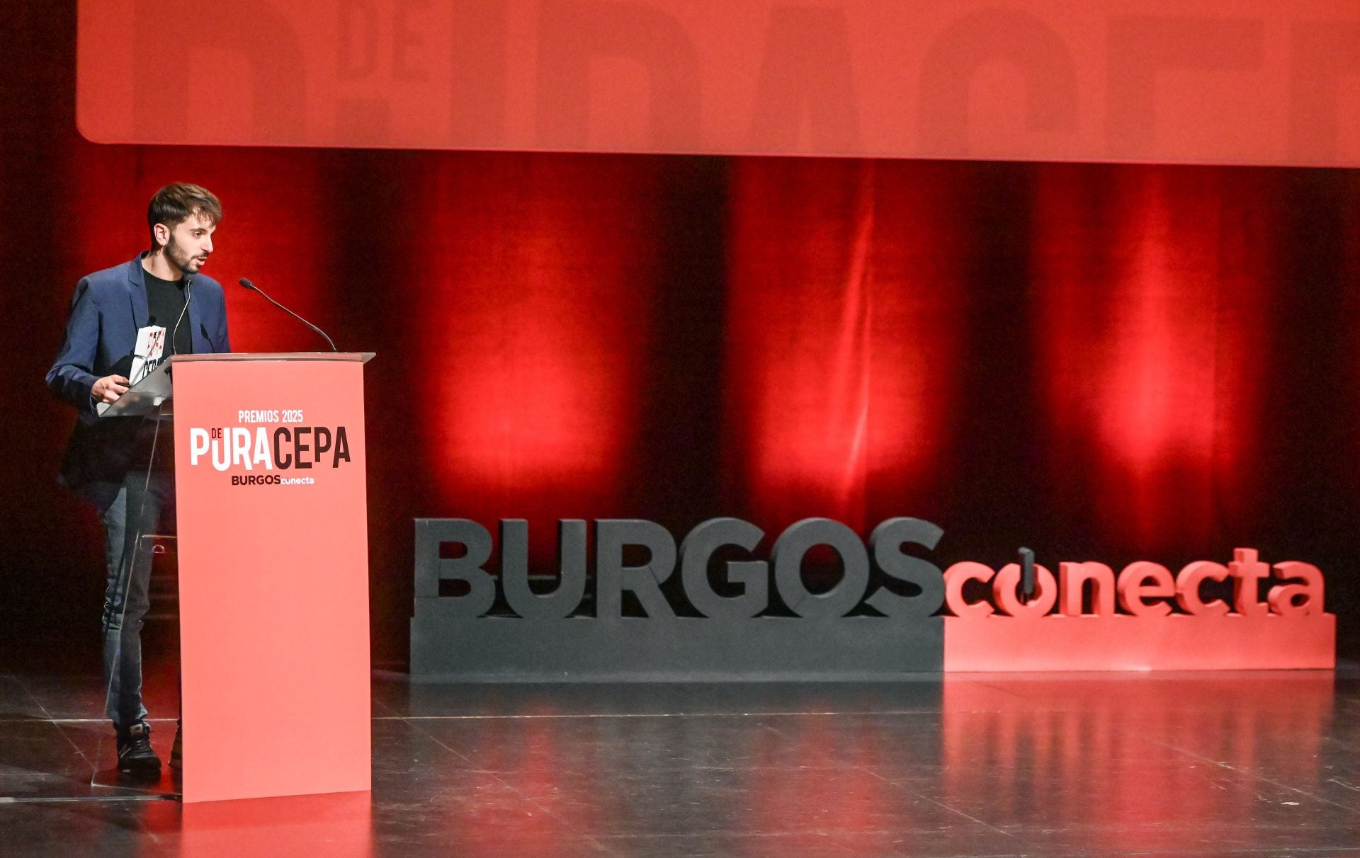 Edgar Téllez, galardonado con el premio 'Burgalés de Pura Cepa', aprovechó para poner el valor el papel de la ciencia en la sociedad. 