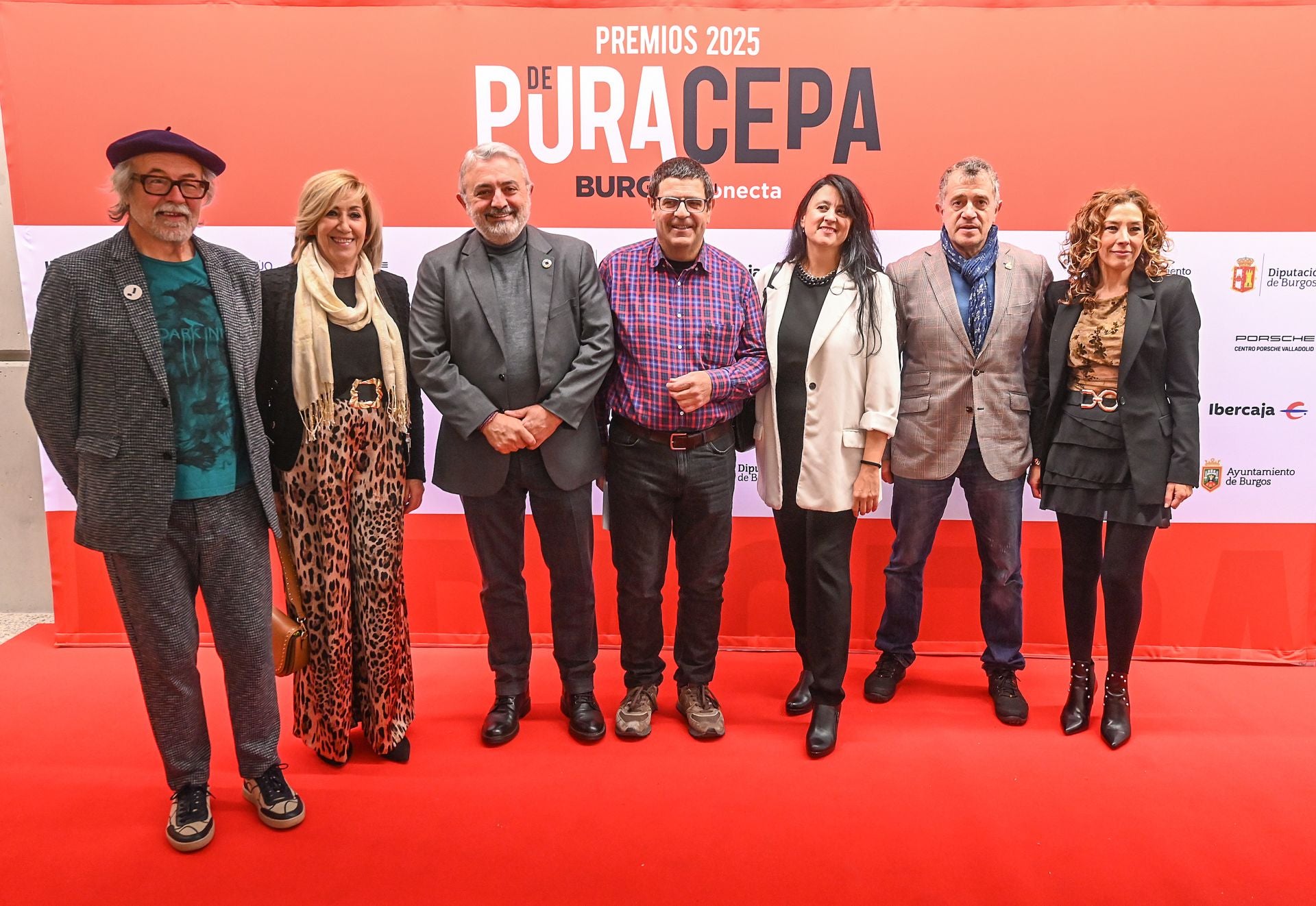 José María Romo, Virginia Escudero y Félix Cantabrana, concejales del Ayuntamiento de Burgos, junto a al subdelegado del Gobierno en Burgos, Pedro de la Fuente, los diptuados provinciales Javier Lezcano y Purificación Rueda y la procuradora en Cortes autonómicas Virginia Jiménez.