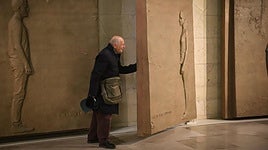 Antonio López abriendo su obra.