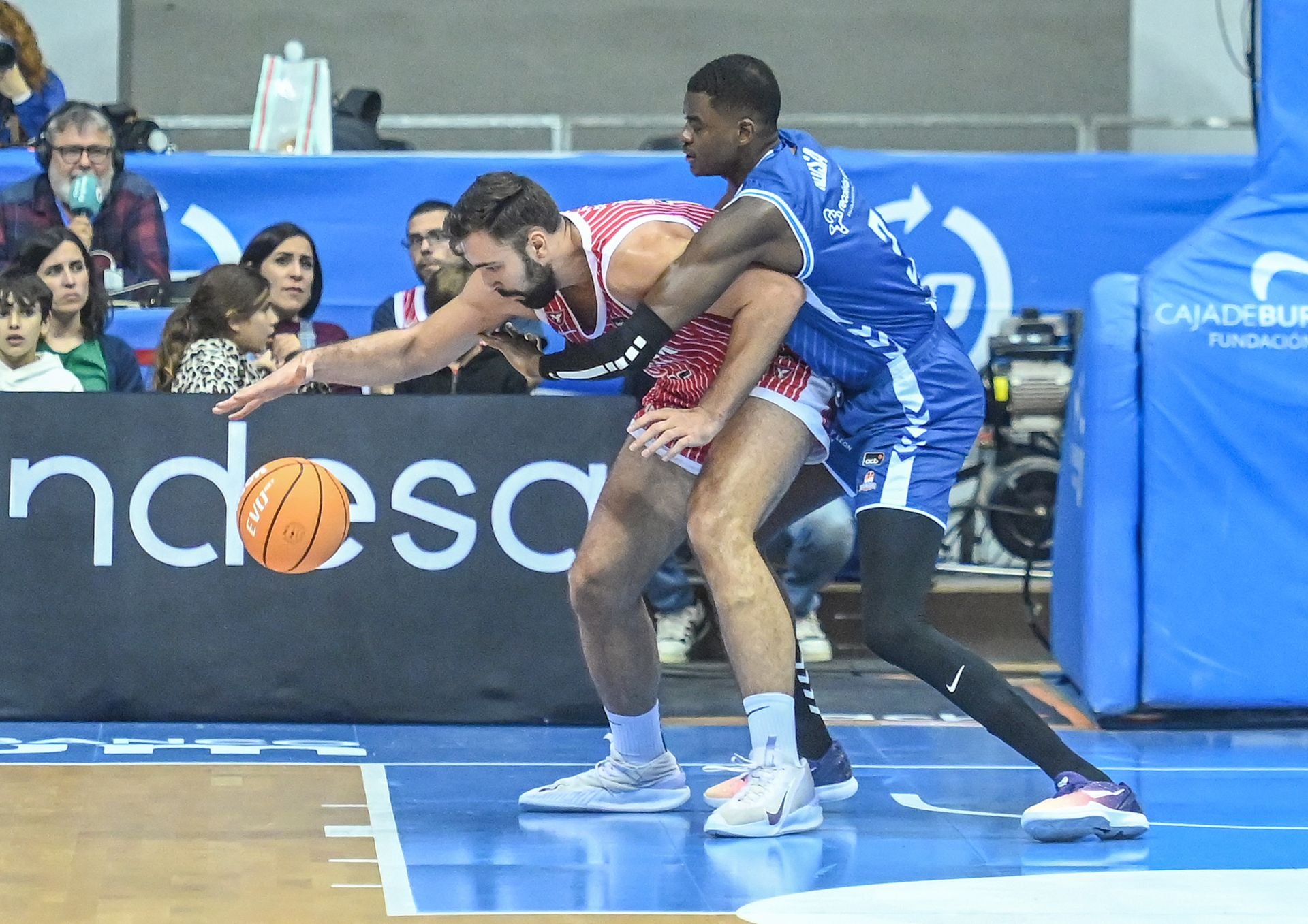 La derrota del San Pablo Burgos, en imágenes