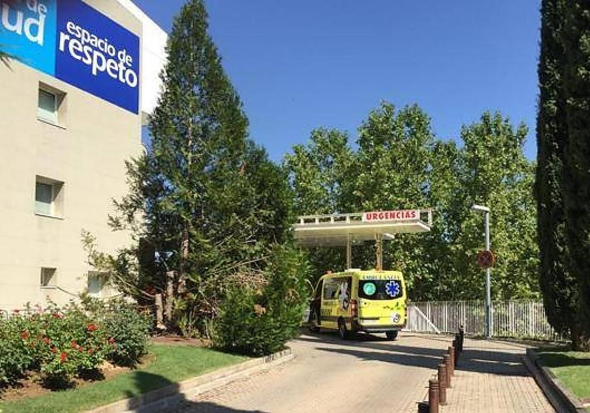 Entrada de Urgencias en el hospital Santos Reyes de Aranda de Duero.