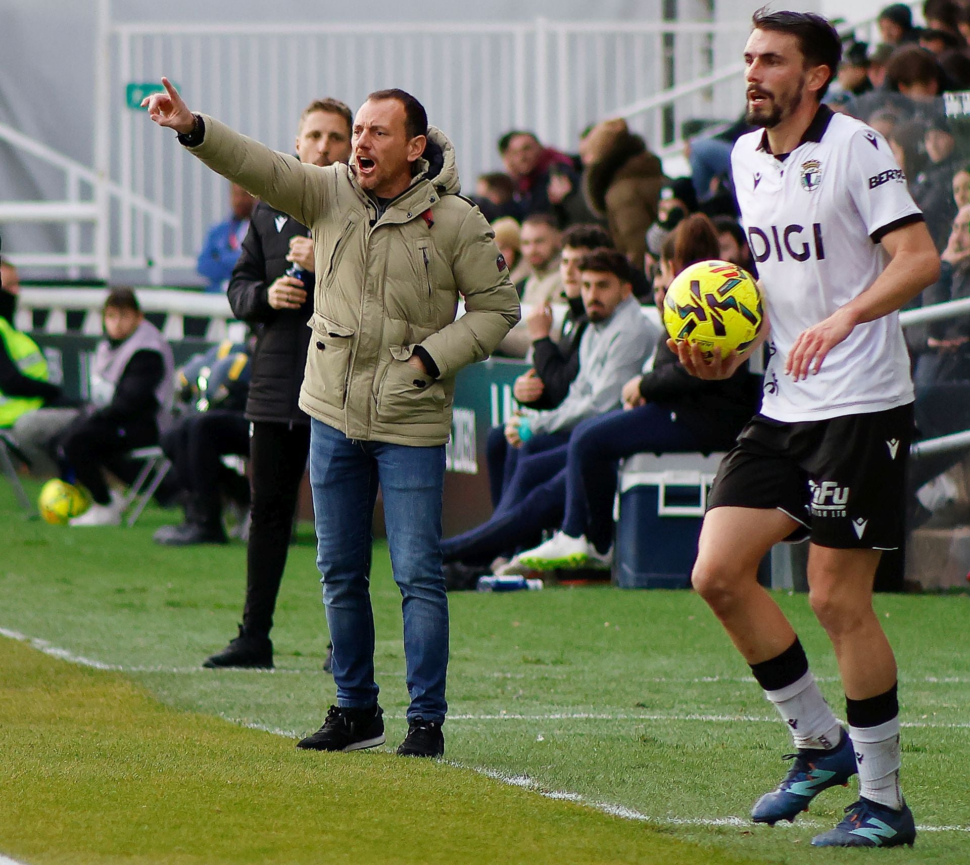 La derrota del Burgos CF contra el Albacete, en imágenes