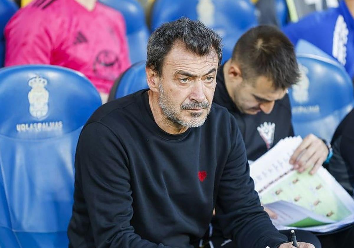 Jesús Galván, entrenador del CD Mirandés.