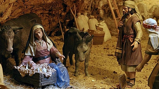 El famoso Belén de un pueblo de Burgos que suma nuevas figuras y edificios en sus 55 metros cuadrados