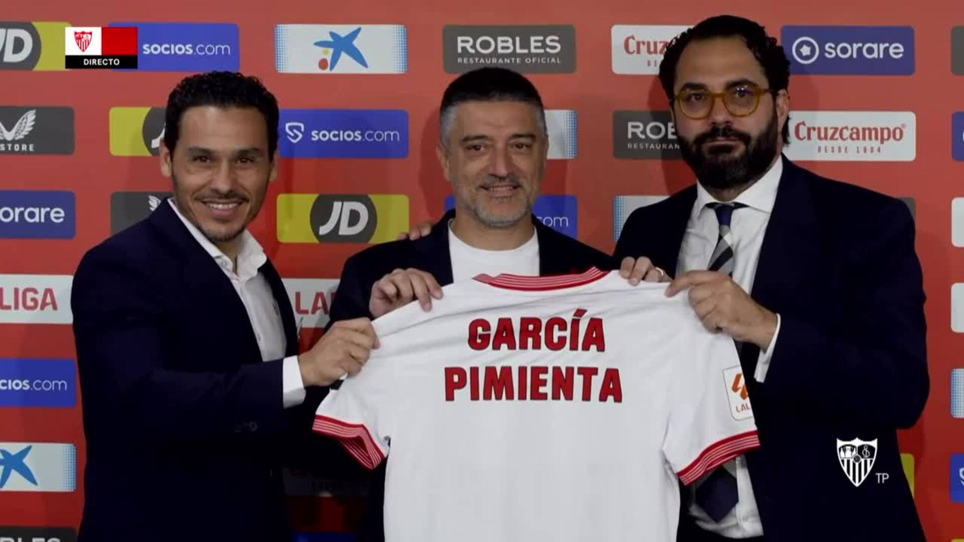 El Sevilla destituye a García Pimienta y confía en Joaquín Caparrós