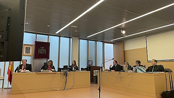 Fiscalía mantiene peticiones de penas de entre 17 y 64 años para los acusados de trata de mujeres en Burgos