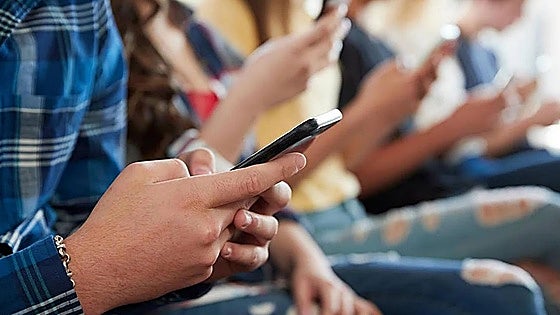 Burgos suscribe un plan a cinco años para concienciar sobre la prevención de adicciones