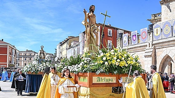 La procesión del Anuncio Pascual en Burgos, en imágenes