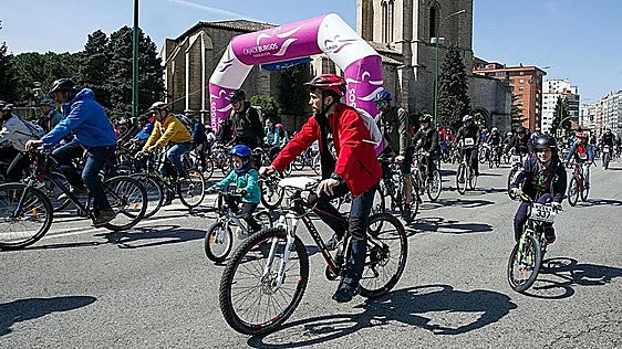 El 'Día de la Bici' provocará cambios en los autobuses urbanos de Burgos este domingo