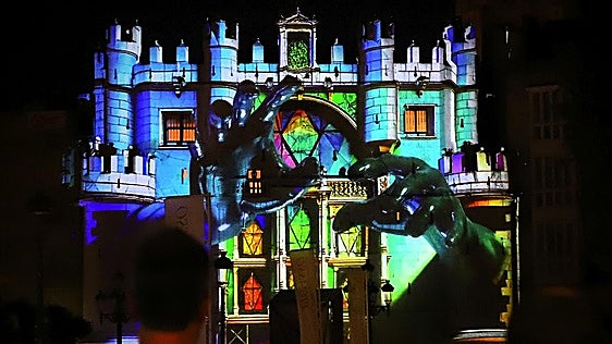 La Noche Blanca desborda Burgos con temperaturas tropicales, arte y luz
