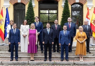 Mañueco y sus 20 'peones' y 'alfiles' en la Junta: 14 hombres y seis mujeres en sus siete años de gobierno