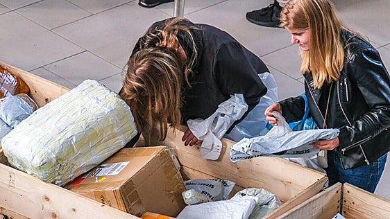 La venta de paquetes sorpresa perdidos llega a Burgos durante cinco días