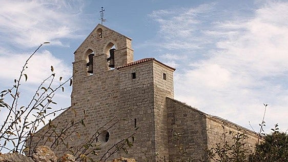 El pueblo de Burgos que estrena Ayuntamiento, consultorio y reabre su bar tras 45 años sin él: «Estamos encantadísimos»