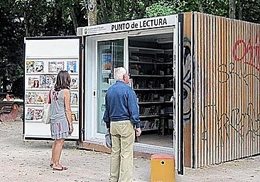 Burgos reactiva sus puntos de lectura de verano en La Isla y Capiscol por su 20 aniversario