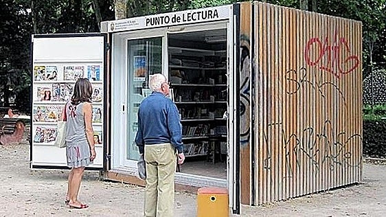 Burgos reactiva sus puntos de lectura de verano en La Isla y Capiscol por su 20 aniversario