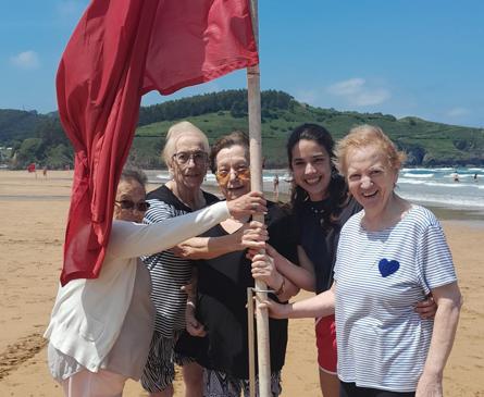 Imagen secundaria 1 - Sanfermines, rock y playa, la residencia de un pueblo de Burgos que celebra 10 años «creando hogar»