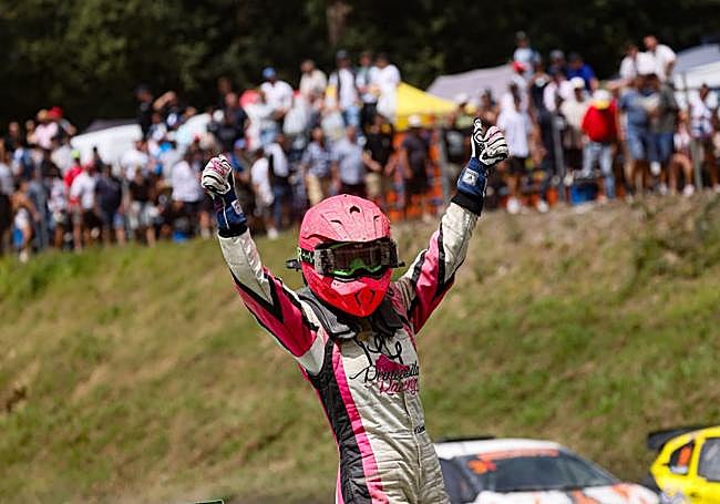 Yoanna celebra su tercer puesto al final de la prueba.